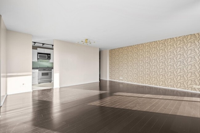 Foto del edificio - 4343 N Clarendon Ave