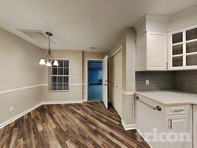 Foto del edificio - 254 Riverrun Dr