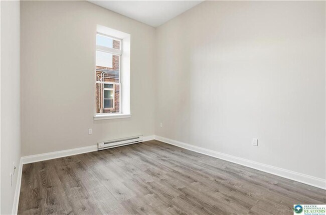 Foto del edificio - 109 S Centre St