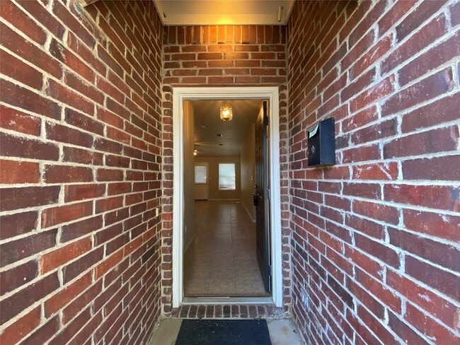 Building Photo - 301 W Prairie St