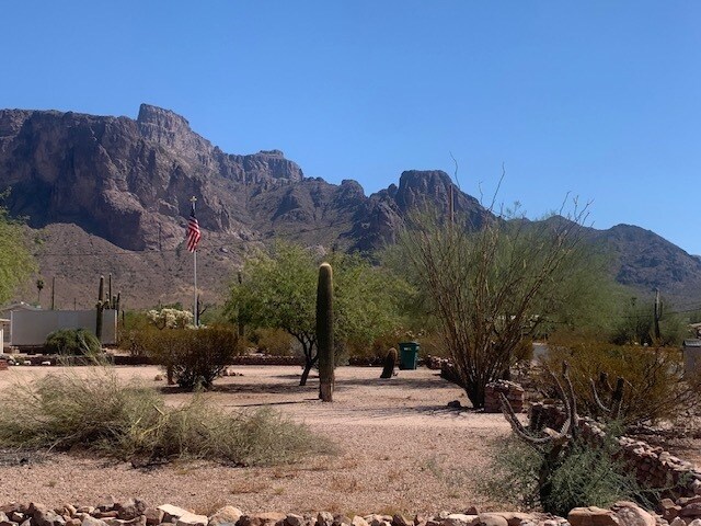 Quiet neighborhood by the Superstition Mountains - 5316 E Pioneer St