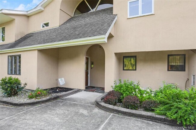 Building Photo - 613 Horsepound Rd