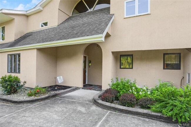 Foto del edificio - 613 Horsepound Rd