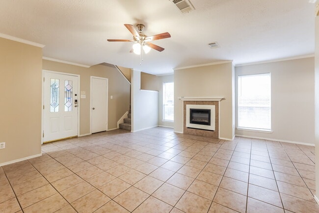 Building Photo - 3810 Village Well Dr