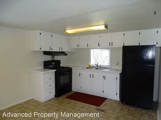 Foto del edificio - 2 br, 1.5 bath House - 19805 Water Canyon