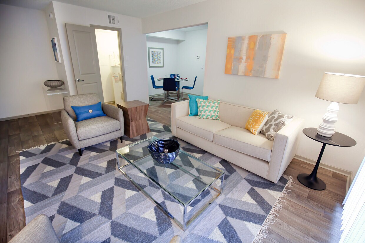 Calloway at Las Colinas Apartments 7300 Parkridge Blvd Irving, TX