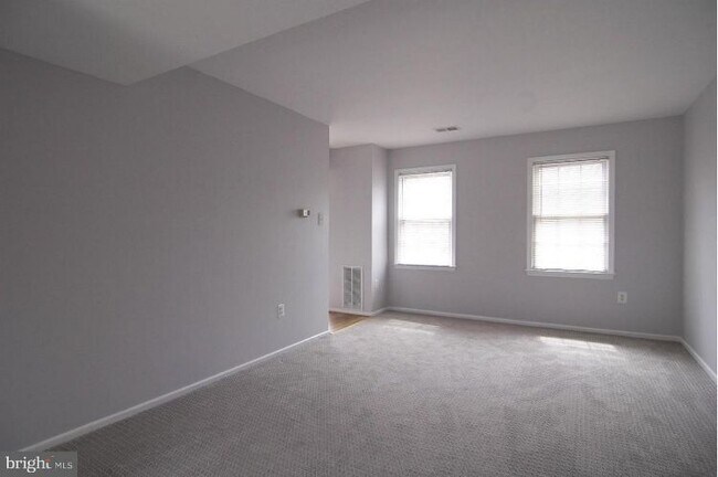 Foto del edificio - 4 Chantilly Ct