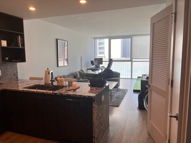 Foto del edificio - 750 N Hudson Ave
