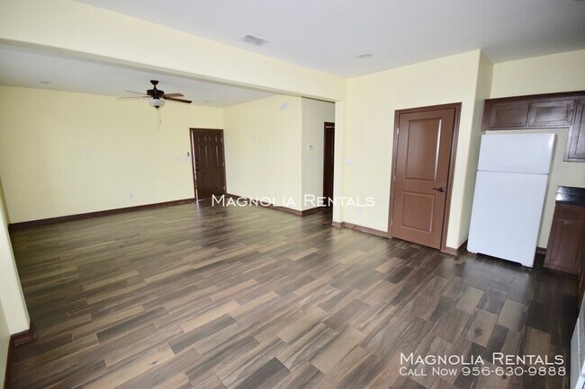 Building Photo - West Oaks Apartments