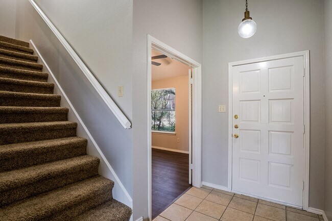 Foto del edificio - 3 Bedroom 2 Bath Adorable Carrollton Home