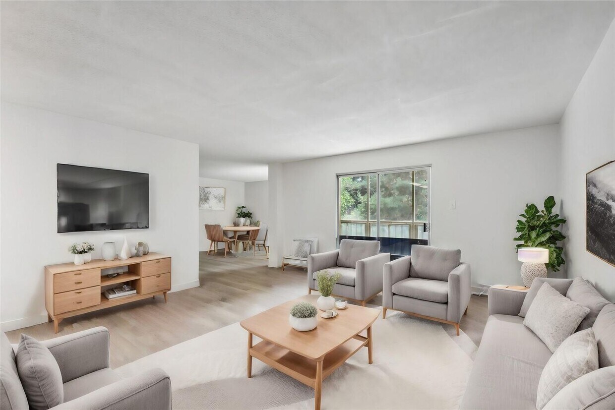 (55+) Newly Renovated 2br Condo in the Hea... - (55+) Newly Renovated 2br Condo in the Hea...