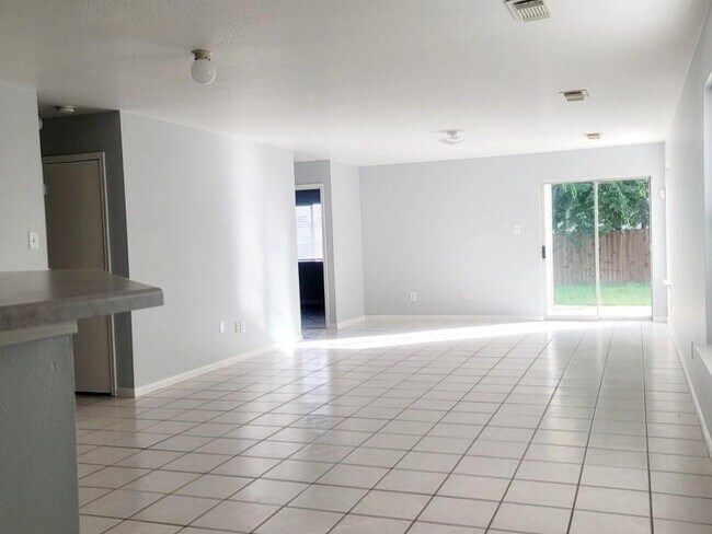 Foto del edificio - 6843 Lower Arrow Dr