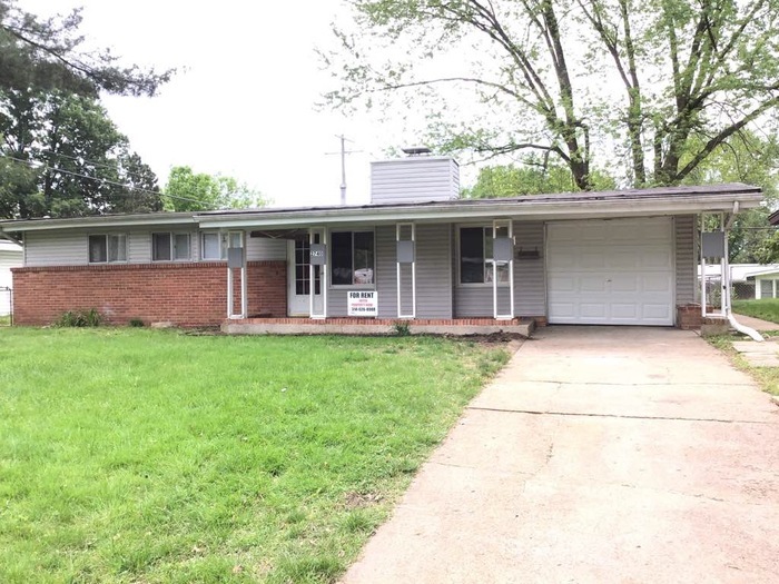 Primary Photo - 2740 Holiday Hill Dr