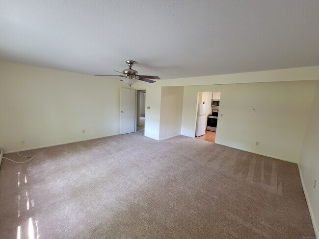 Building Photo - 474 Oak Ave