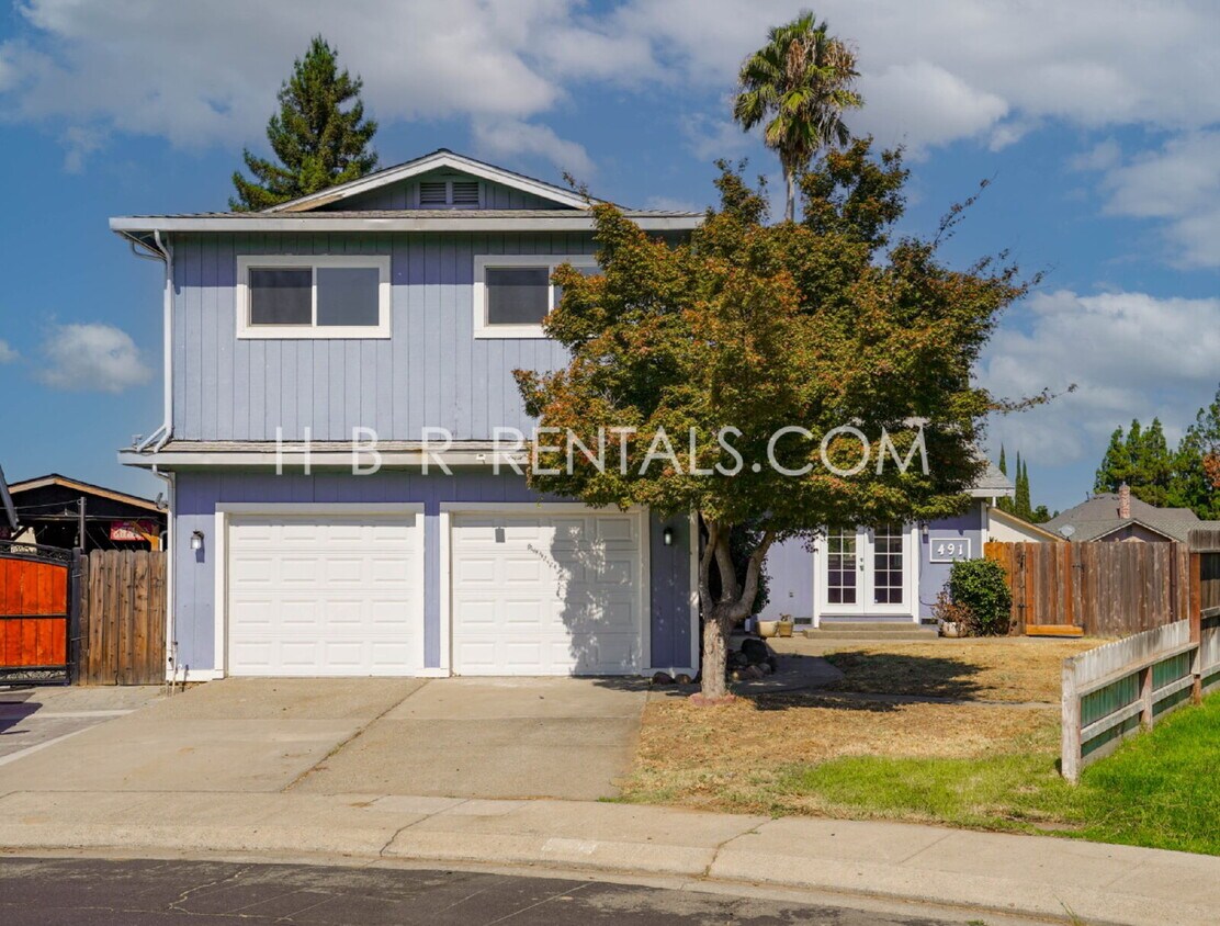 Primary Photo - Spacious Family Retreat in Manteca, Ready ...