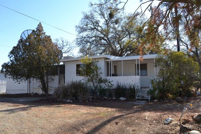 Building Photo - Oak Knolls Trailer Park