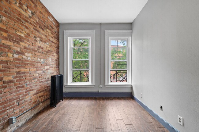 Foto del edificio - 128 Washington St