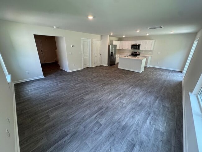 Building Photo - NEW 3-Bed Home with Open Layout & Garage