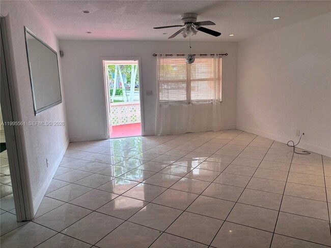 Building Photo - 839 S Highland Dr