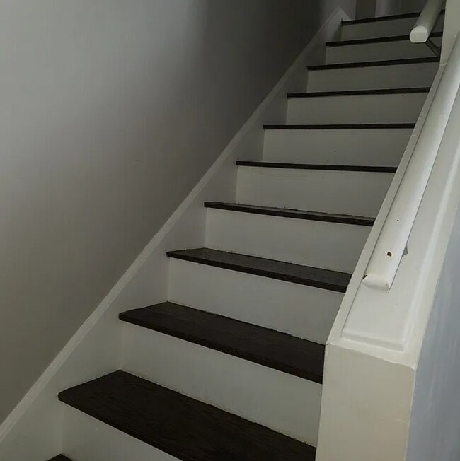 Foto del edificio - 415 E 63rd Ter