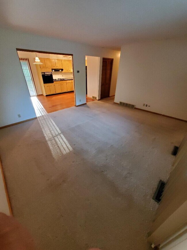 Foto del edificio - 6814 Ravenwood Ave NW