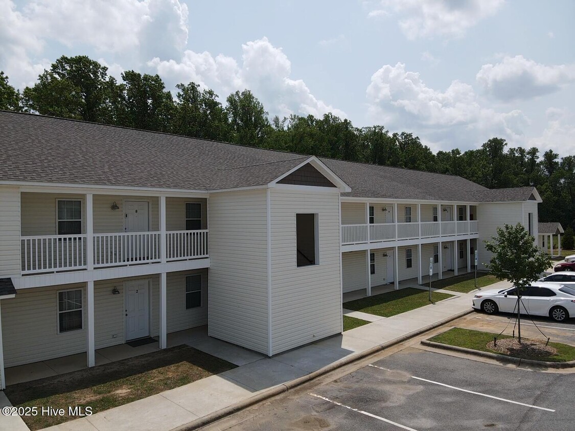 Primary Photo - 1150 Cross Creek Cir
