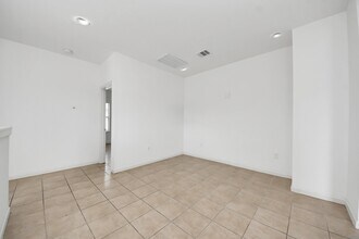 Building Photo - 4327 Oak Ridge Dr