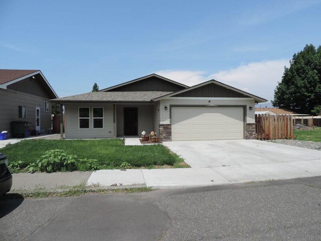 2019 E 13th St, The Dalles, OR 97058 House Rental in The Dalles, OR