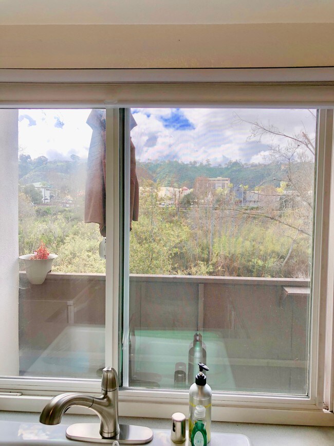 Foto del edificio - 1317 Caminito Gabaldon