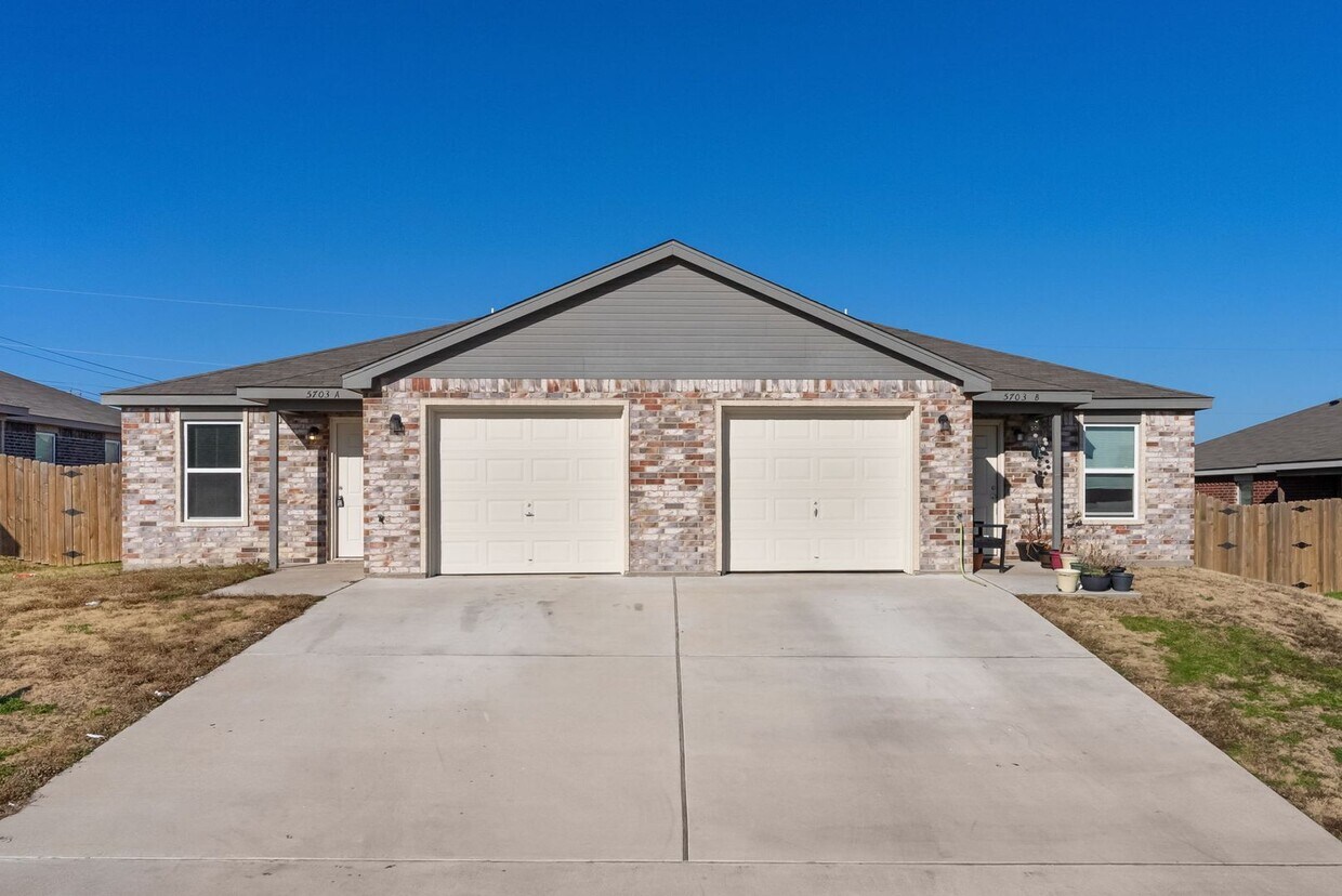 Primary Photo - 5703 Rustler Dr