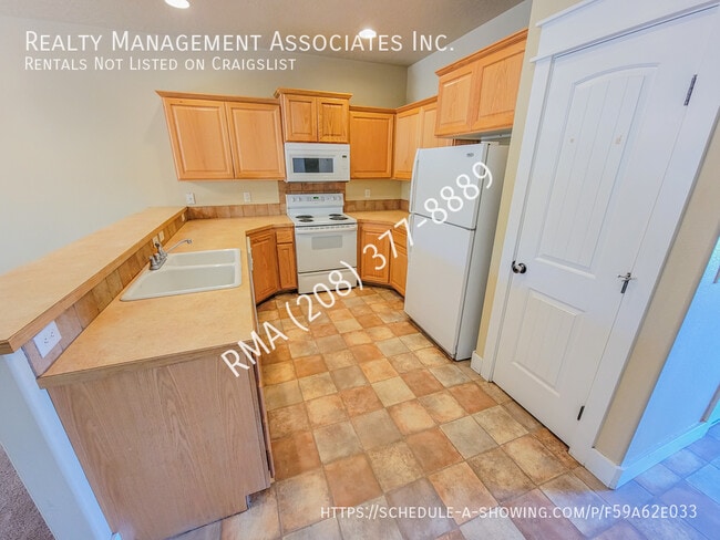 Building Photo - Desirable 3 Bedroom Duplex in E Boise off ...