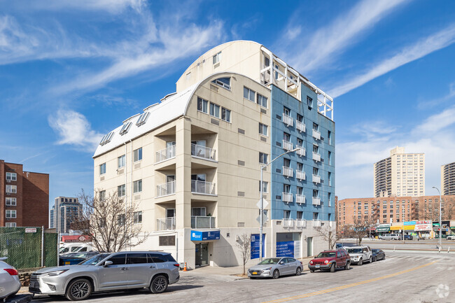 Building Photo - Viscaya West