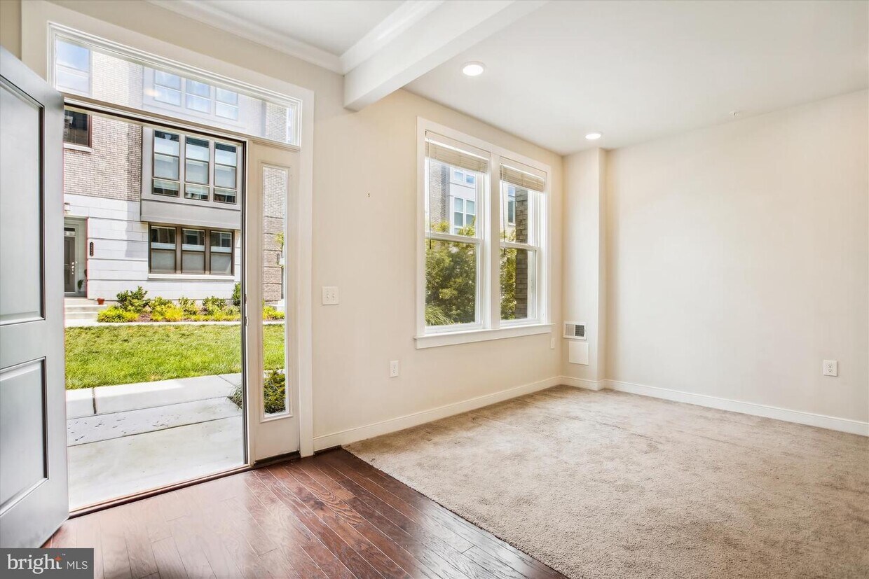 Foto principal - 13340 Sherwood Park Ln