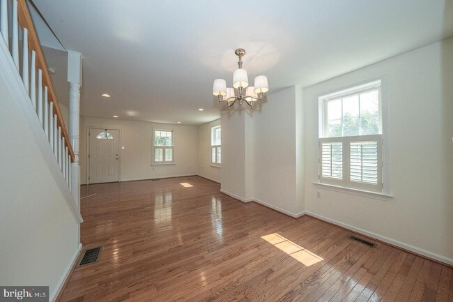 Building Photo - 231 Plant Ave