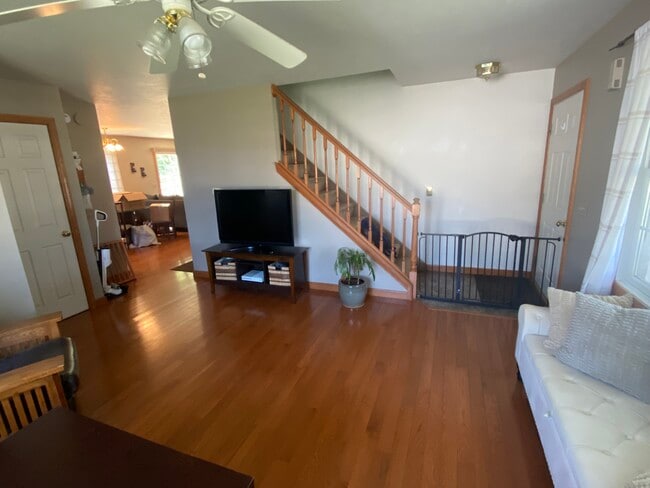 Building Photo - 6059 Estate Dr