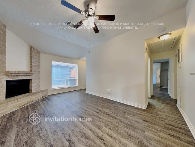 Foto del edificio - 9167 Golden Sunshine Dr