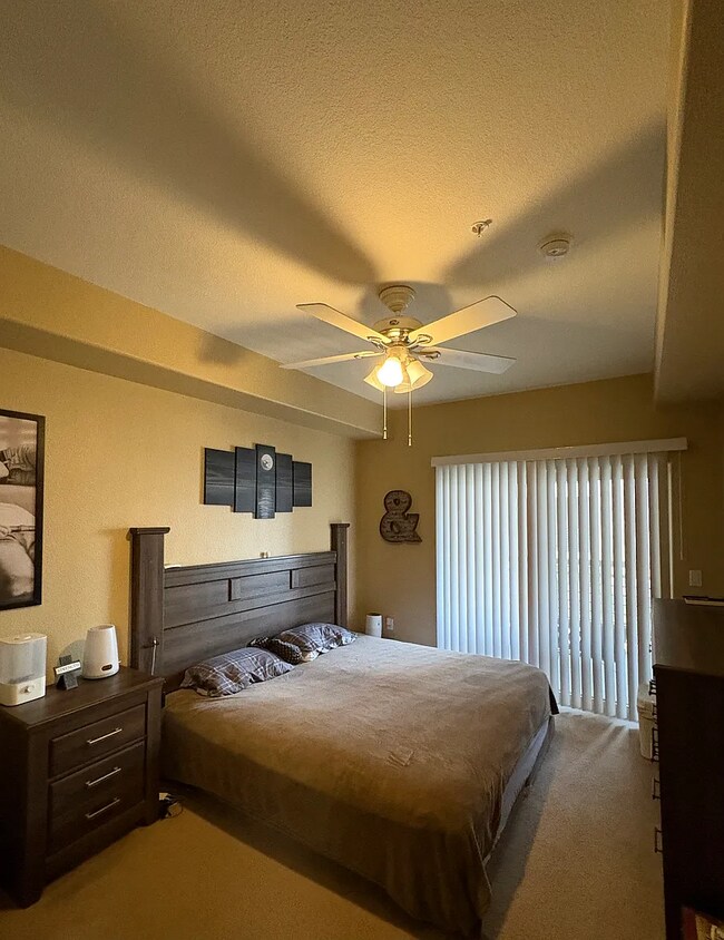 Foto del edificio - 330 J St