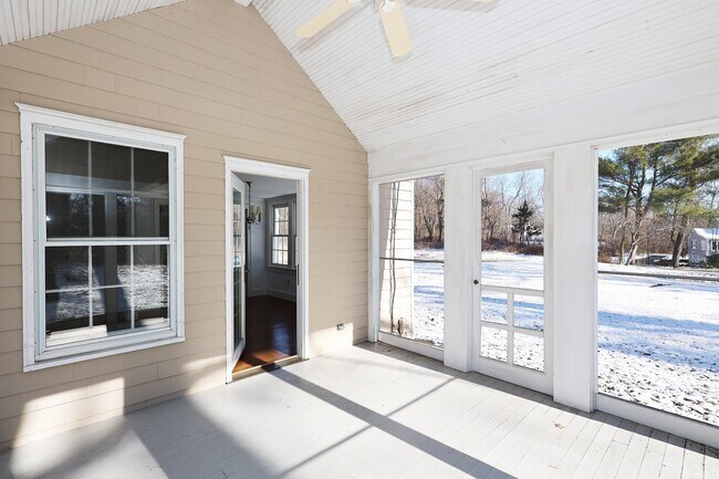 Building Photo - 11 Putnam Park Rd