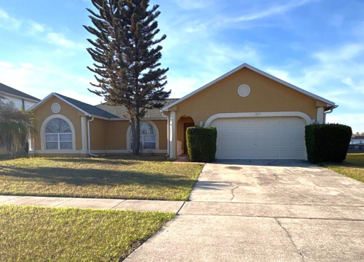 Beautiful 4 Bedroom, 2 Bath Split-Floor-Plan Home in Lakeside — Kissimmee, FL - Beautiful 4 Bedroom, 2 Bath Split-Floor-Plan Home in Lakeside — Kissimmee, FL