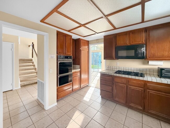 Foto del edificio - Beautiful 4BR/2.5BA Home Featuring a Large...
