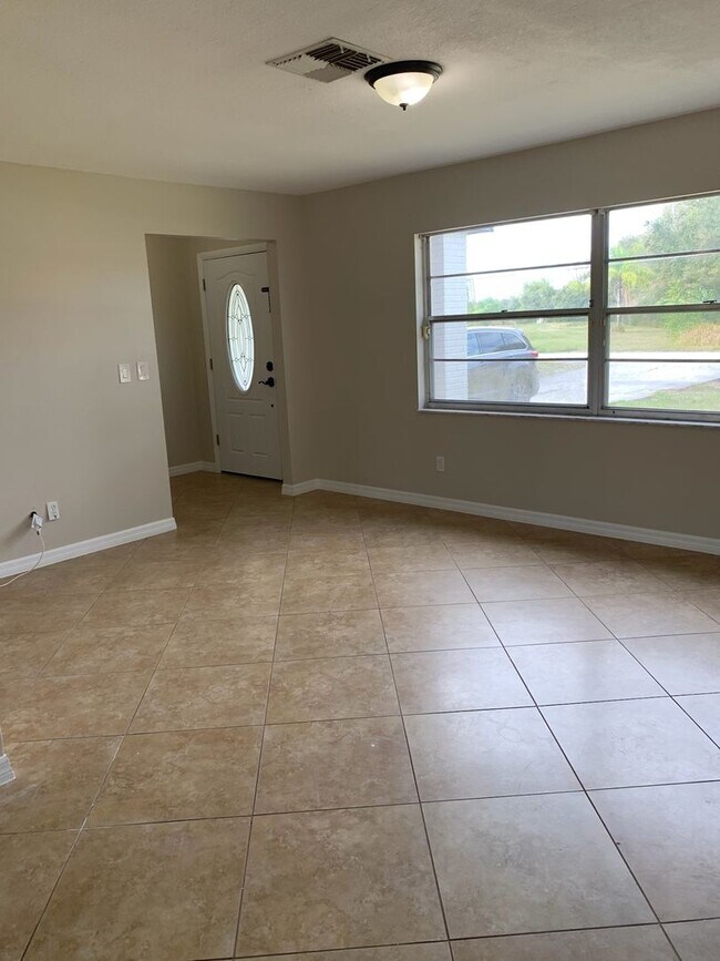 Foto del edificio - Nice 3/2 in St. Cloud on Oversized Lot w/ Lots of Upgrades