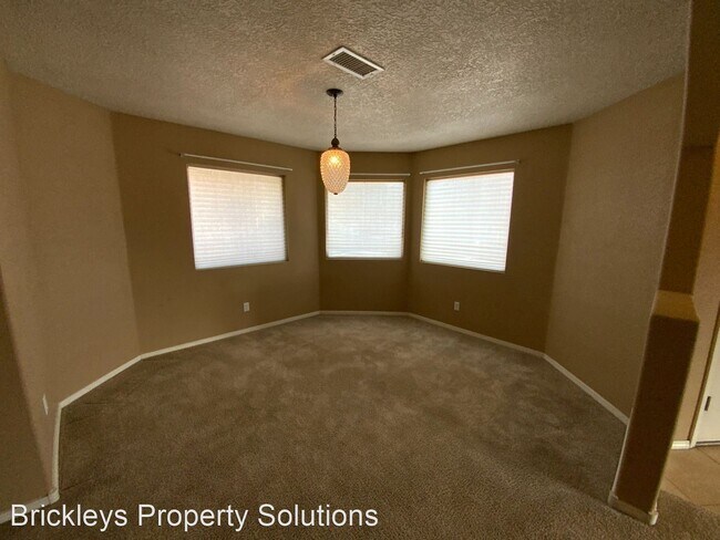 Foto del edificio - 3 br, 2 bath House - 712 Palo Duro Dr.