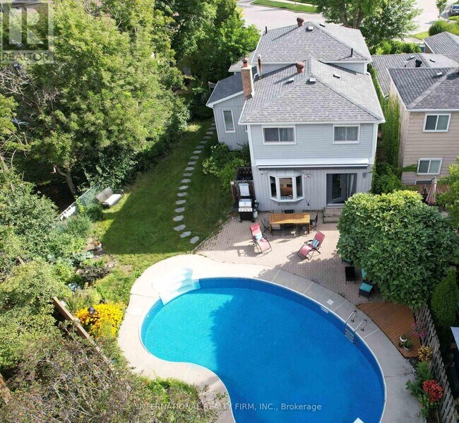 Photo du bâtiment - 19 Lillooet Crescent