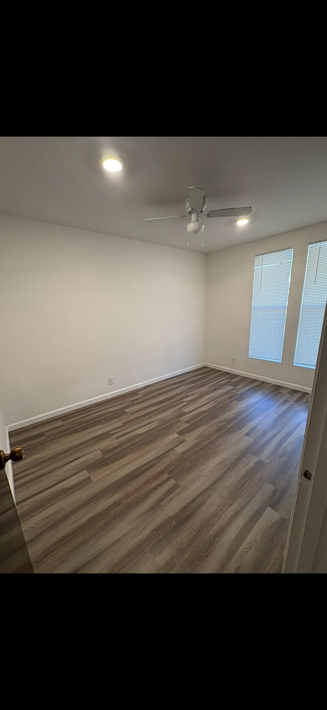Bedroom #2 - 303 Roundtree Ct