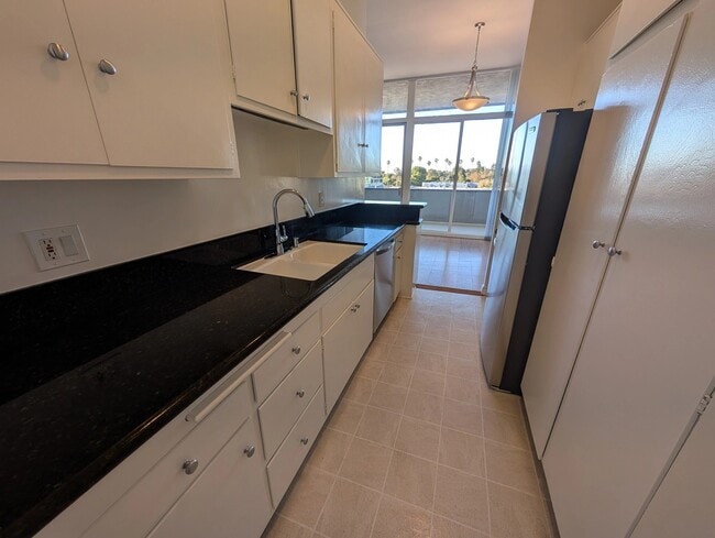 Foto del edificio - 11936 Darlington Ave