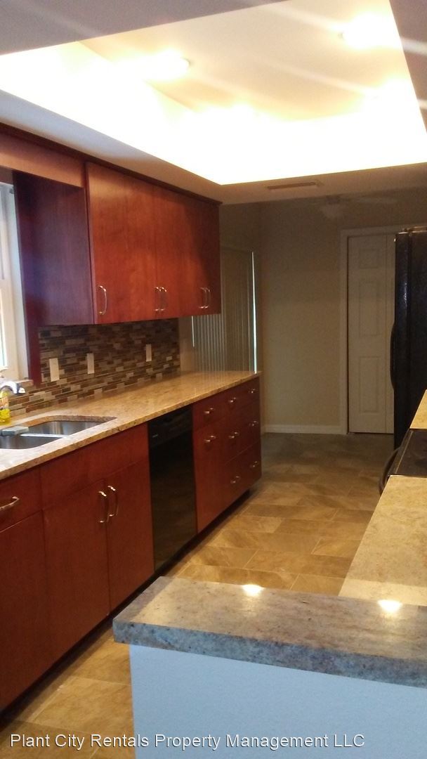 Building Photo - 3 br, 2 bath House - 1105 Johnson Loop ****