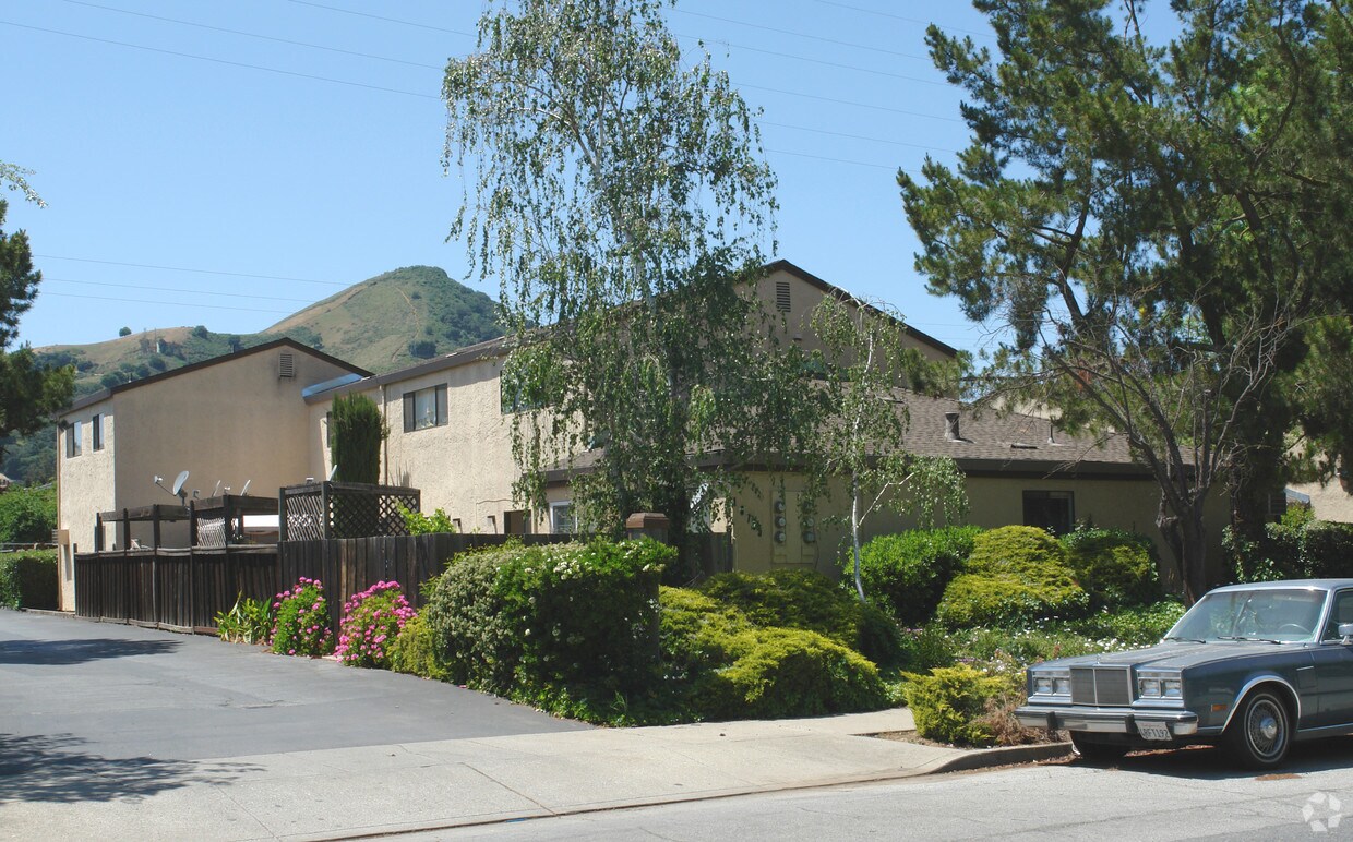Foto principal - 16735 Barnell Ave