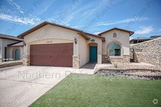 Building Photo - 12629 Mark Twain Ave