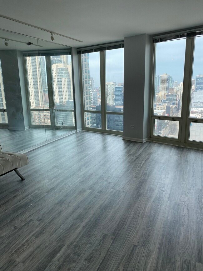 Foto del edificio - 345 N La Salle Dr