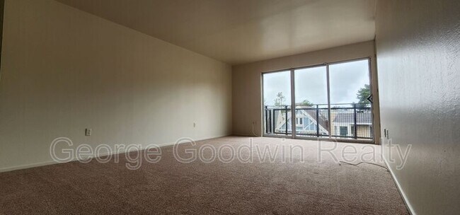 Building Photo - 1220 14th Ave